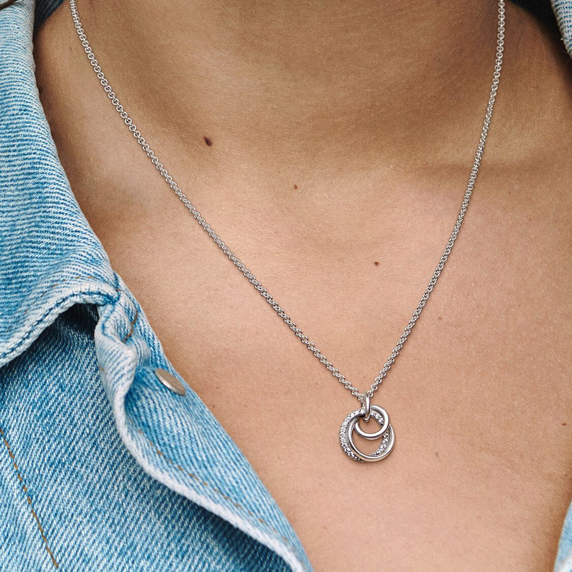 PANDORA Family Always Encircled Pendant Necklace