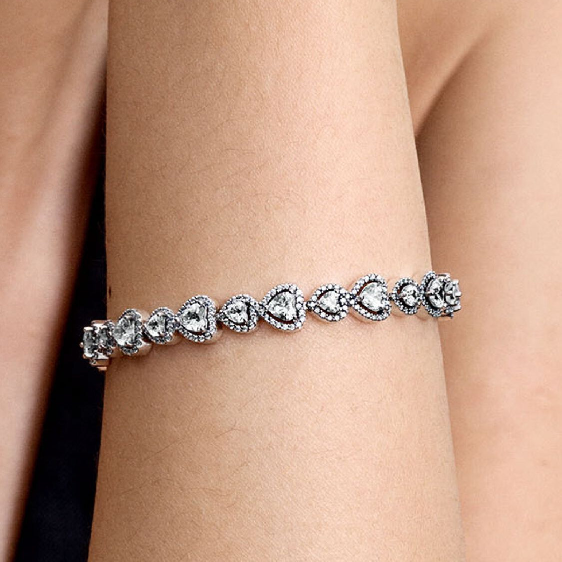 PANDORA Halo Hearts Bracelet